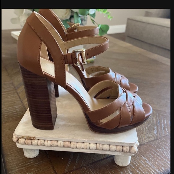 Annaliese Leather Platform Sandal - Picture 8 of 8